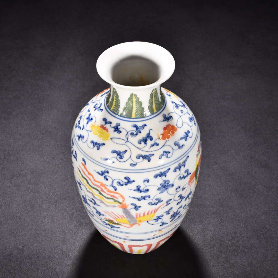 Ming Dynasty Chenghua enamel vase with flowers and phoenix