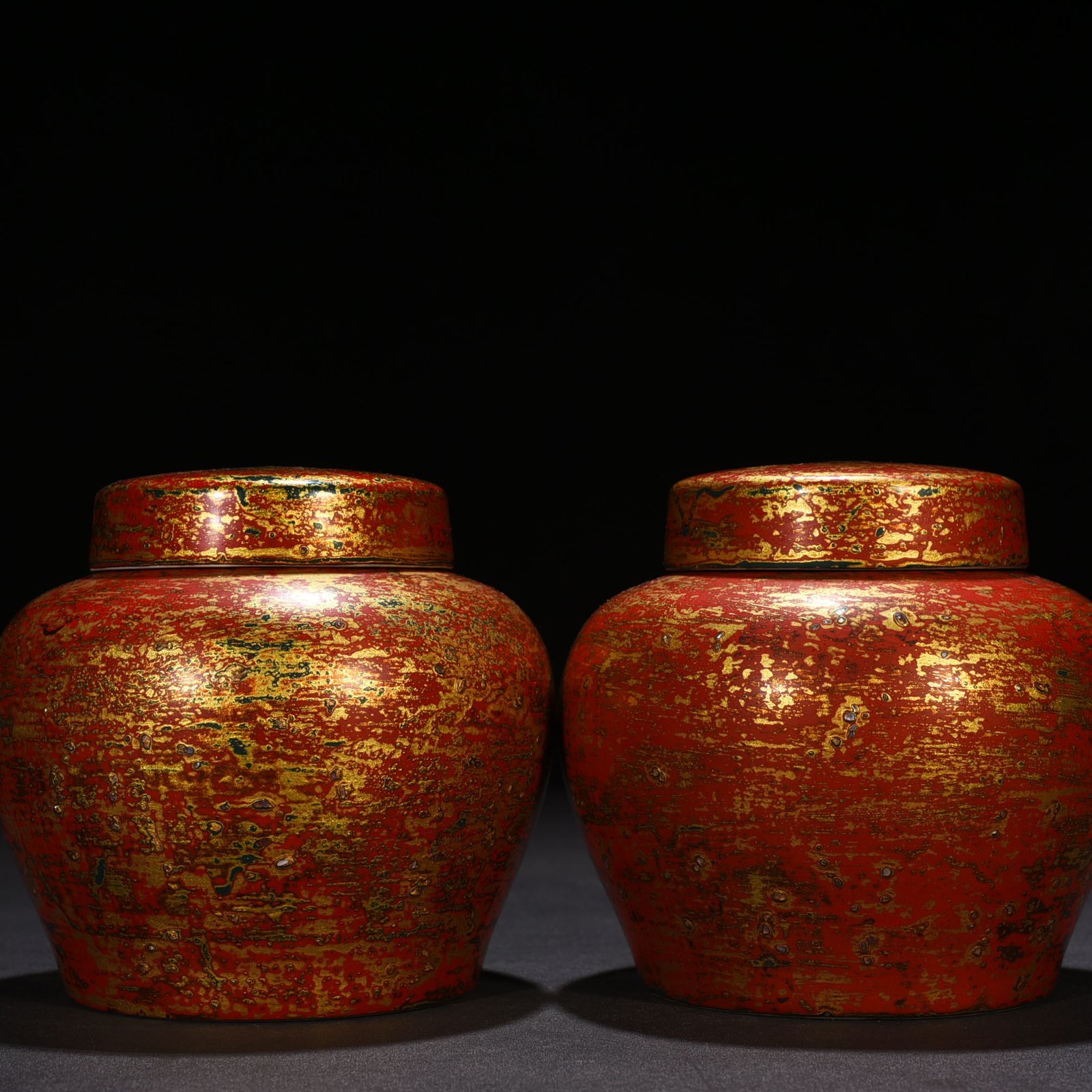 Ming Dynasty Chenghua porcelain body large lacquer mother-of-pearl bronze colorful Tianzi jar