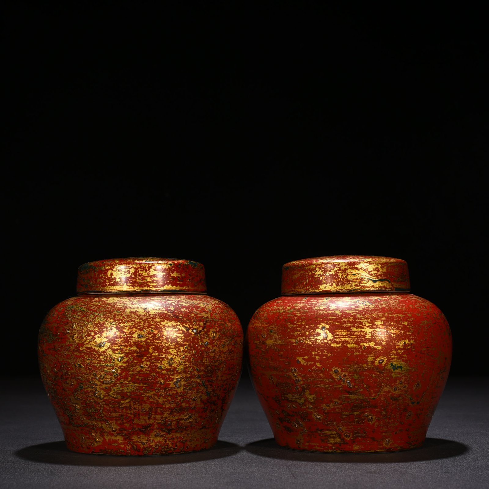 Ming Dynasty Chenghua porcelain body large lacquer mother-of-pearl bronze colorful Tianzi jar