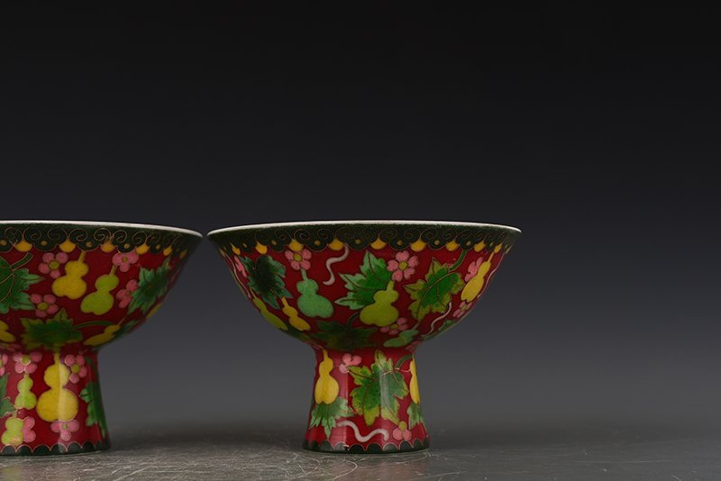 Ming Dynasty Chenghua cloisonné enamel red earth descendants eternal gourd tall bowl