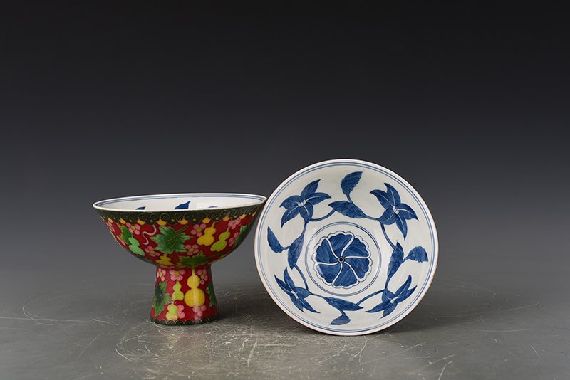 Ming Dynasty Chenghua cloisonné enamel red earth descendants eternal gourd tall bowl