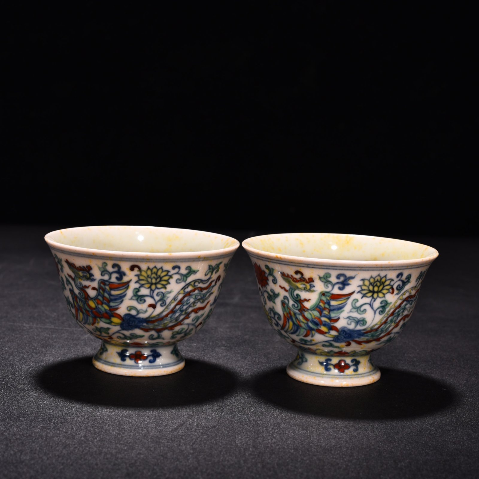 Ming Dynasty Chenghua red body cup with colorful purple clouds and dragon