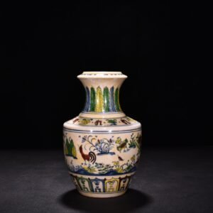 Ming Dynasty Chenghua red-tied bucket-colored purple family portrait chicken vase