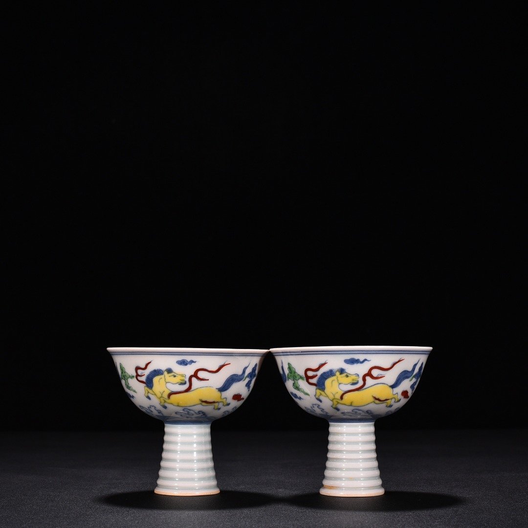 Ming Dynasty Chenghua red-tied bucket-colored purple pegasus goblet