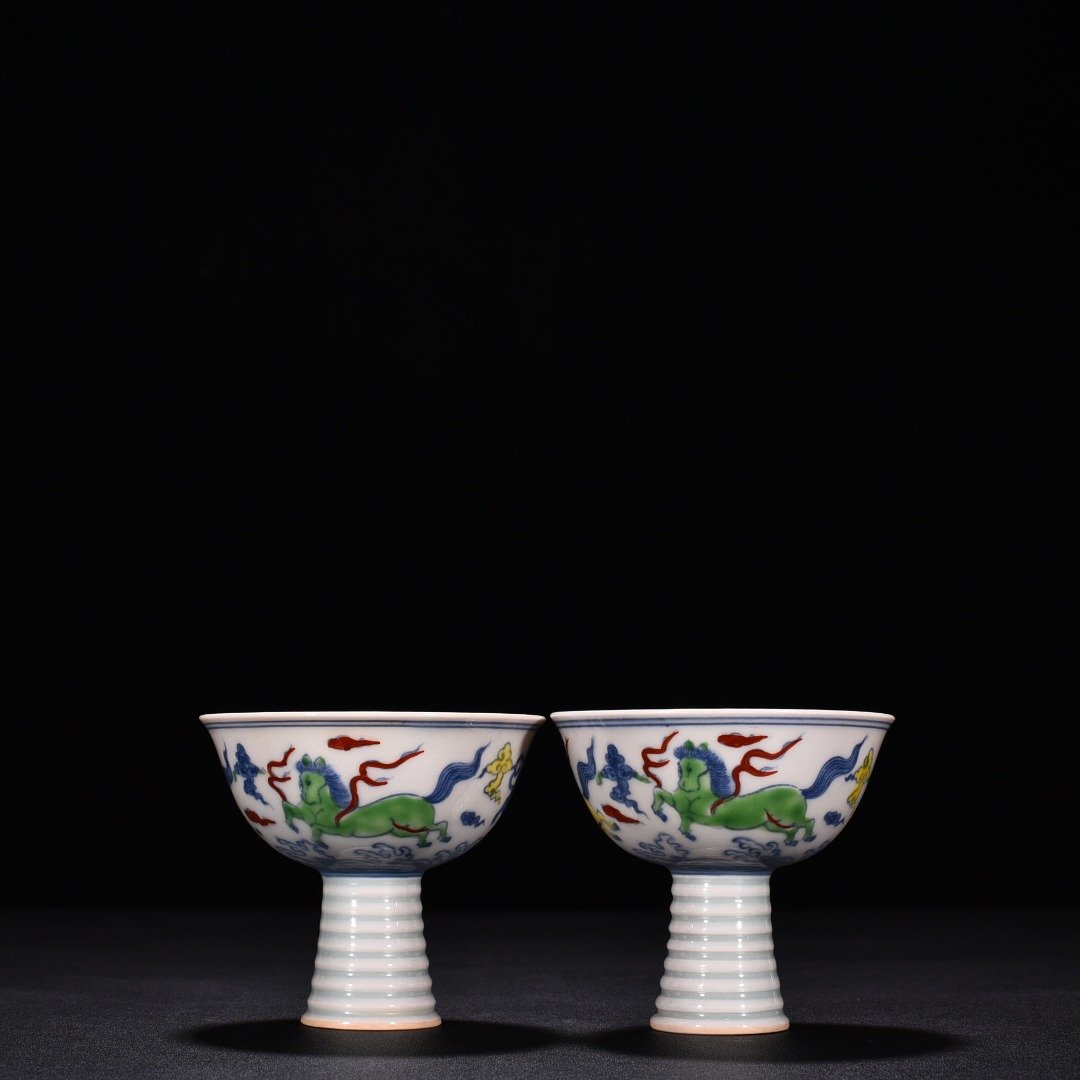 Ming Dynasty Chenghua red-tied bucket-colored purple pegasus goblet