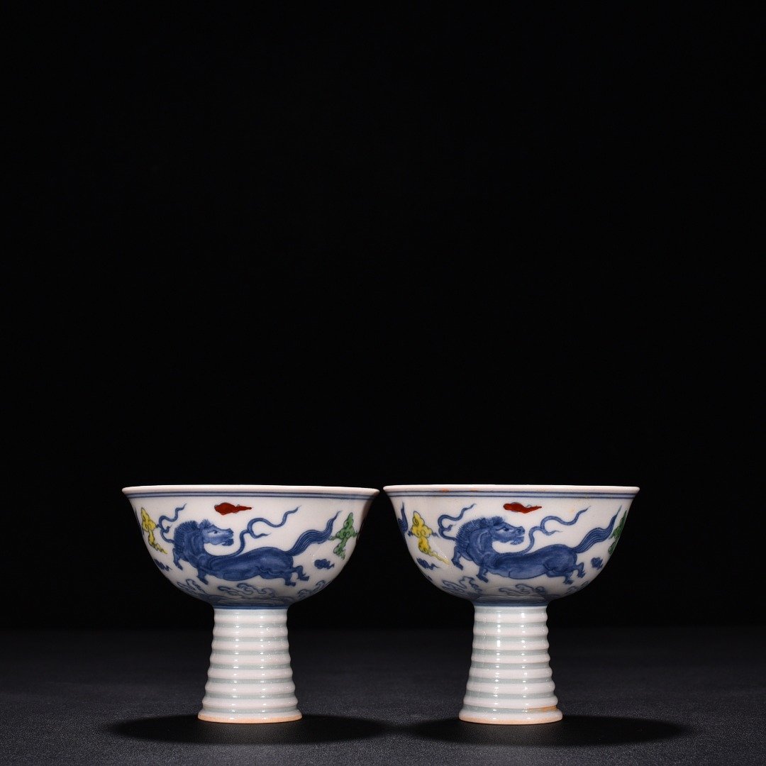 Ming Dynasty Chenghua red-tied bucket-colored purple pegasus goblet