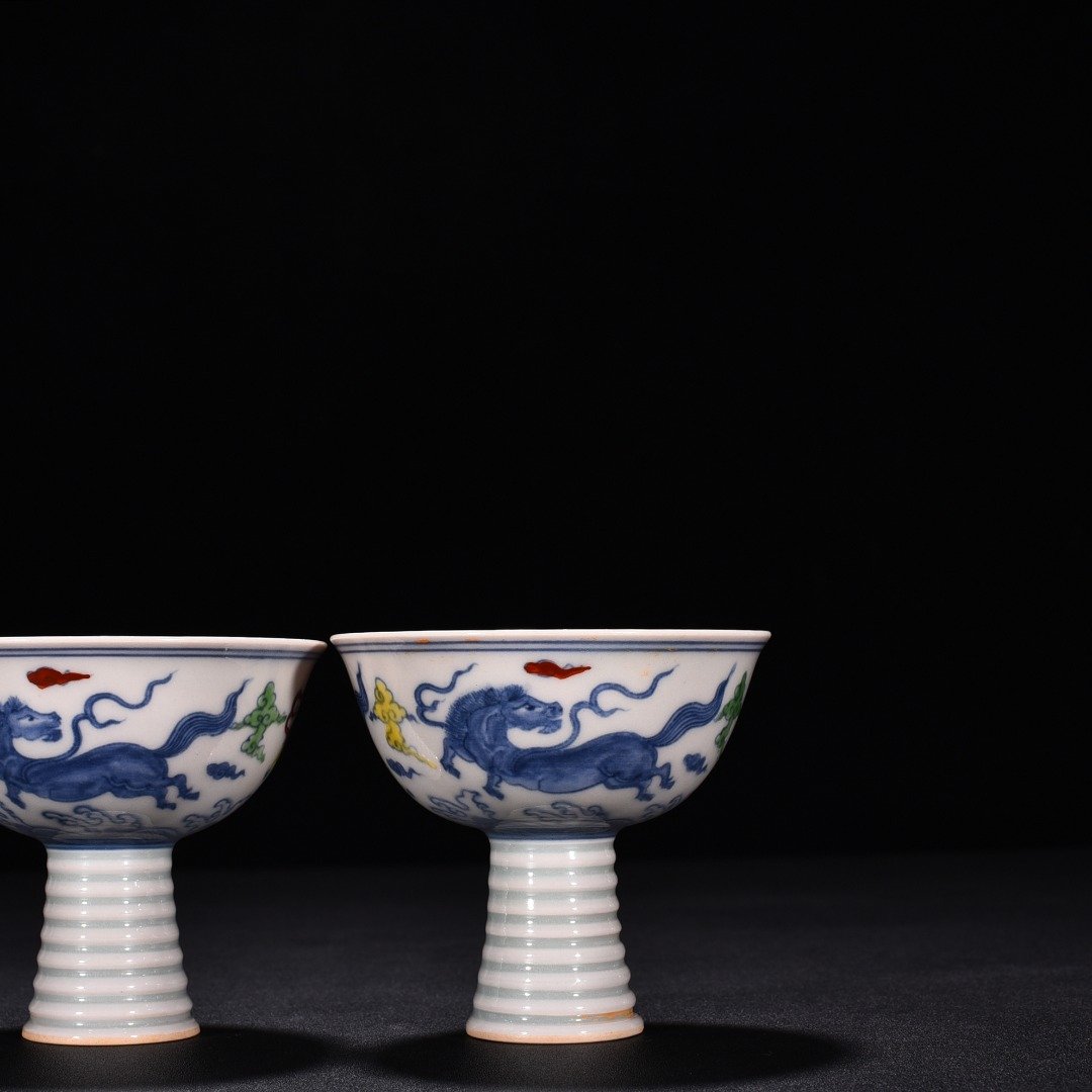 Ming Dynasty Chenghua red-tied bucket-colored purple pegasus goblet