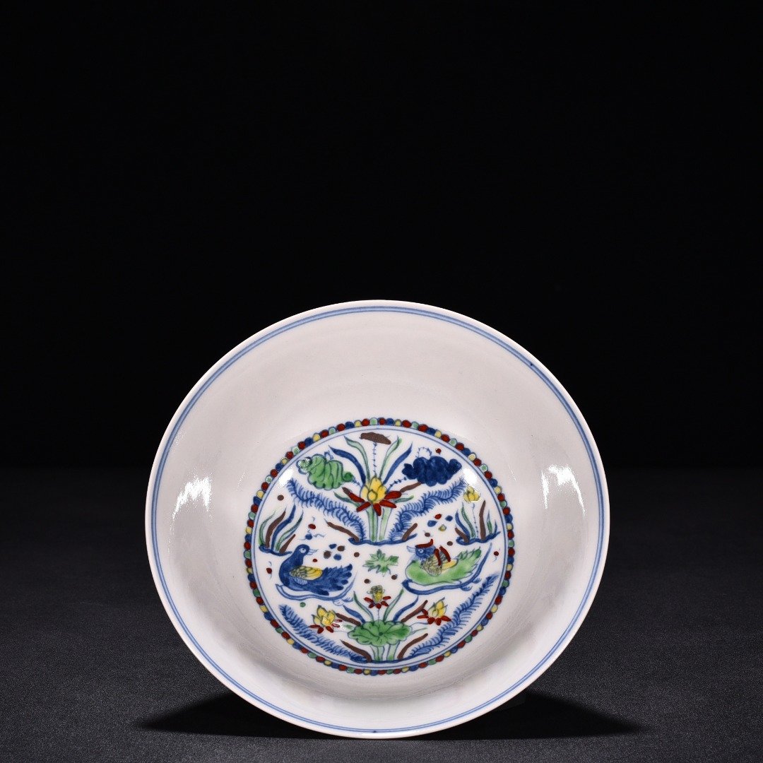 Ming Dynasty Chenghua red-bodied bucket-colored purple lotus pond tall bowl