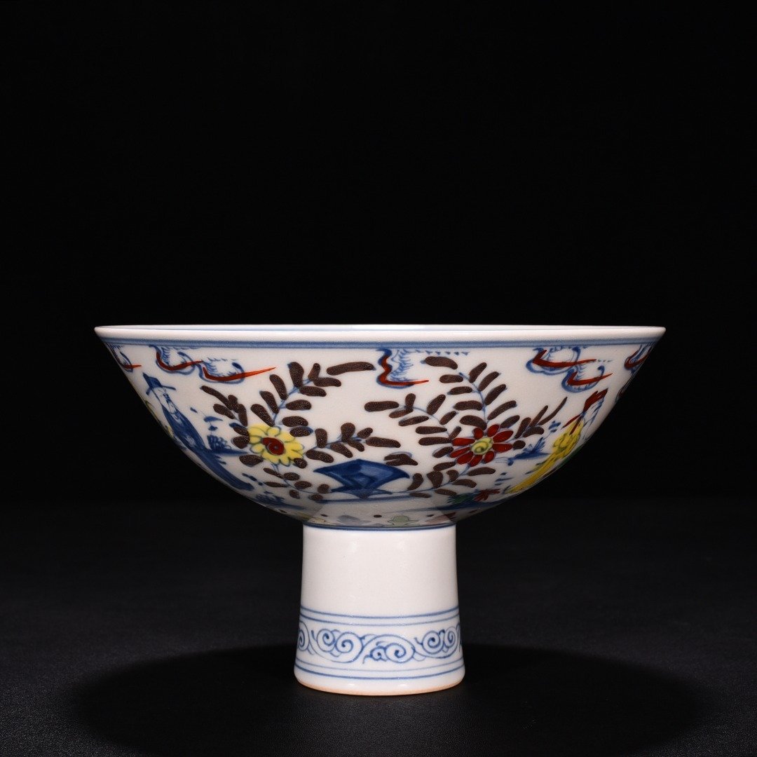 Ming Dynasty Chenghua red-bodied bucket-colored purple Gao Shi figure tall bowl