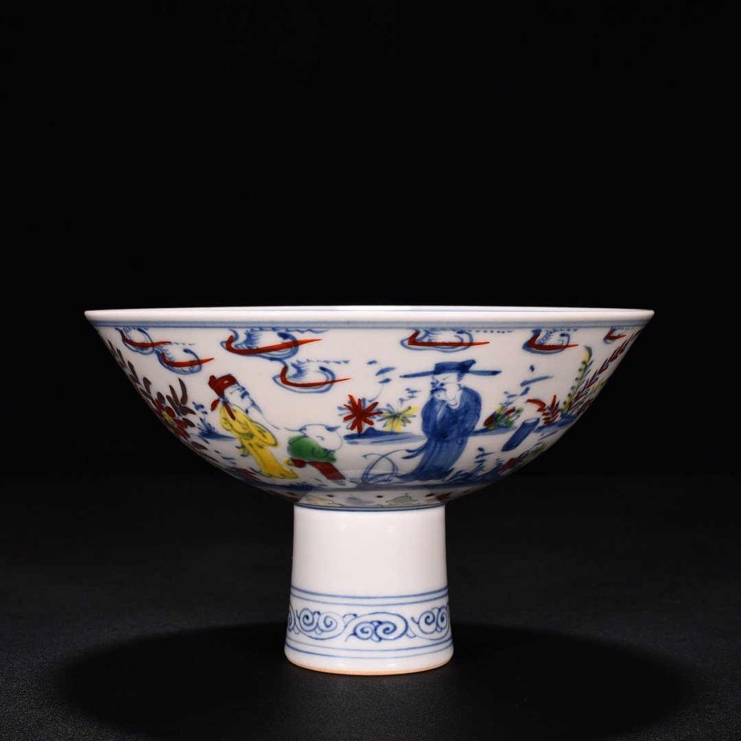 Ming Dynasty Chenghua red-bodied bucket-colored purple Gao Shi figure tall bowl