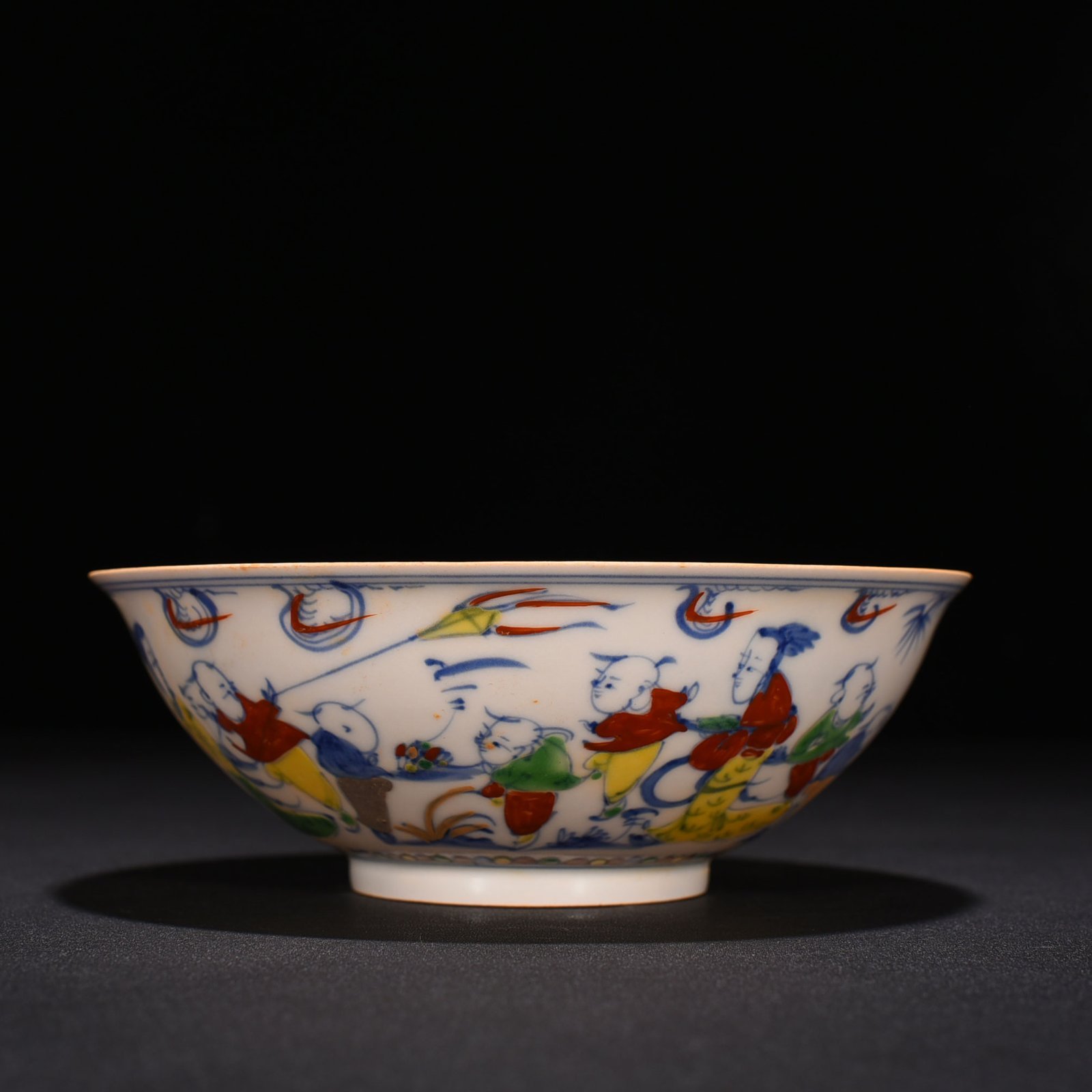 Ming Dynasty Chenghua Red Tibetan Dou Color Painted Gold Beauty Belt Bowl