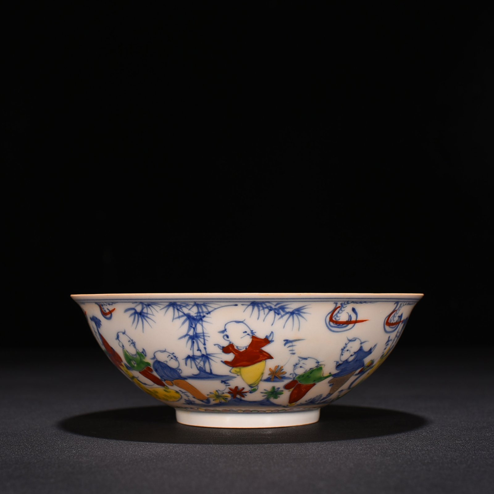 Ming Dynasty Chenghua Red Tibetan Dou Color Painted Gold Beauty Belt Bowl