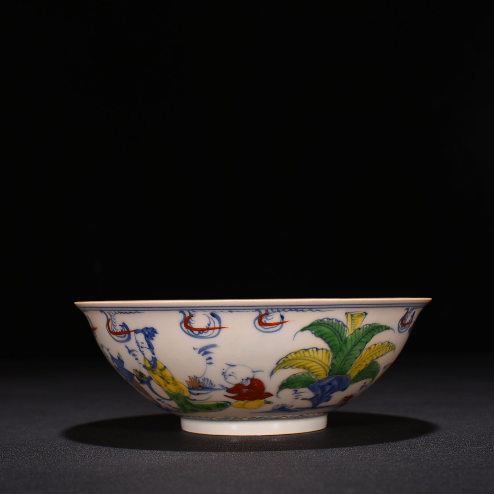 Ming Dynasty Chenghua Red Tibetan Dou Color Painted Gold Beauty Belt Bowl