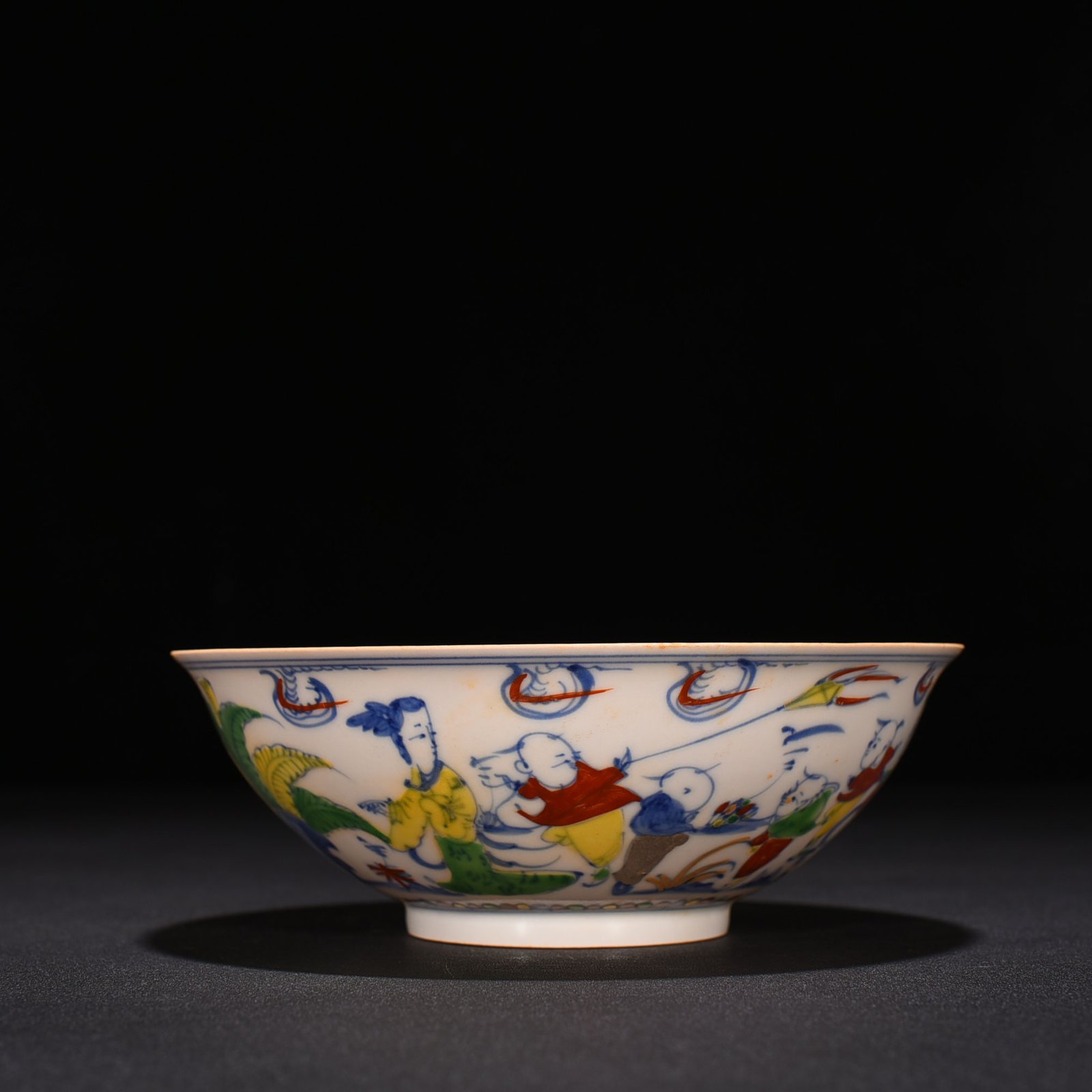 Ming Dynasty Chenghua Red Tibetan Dou Color Painted Gold Beauty Belt Bowl