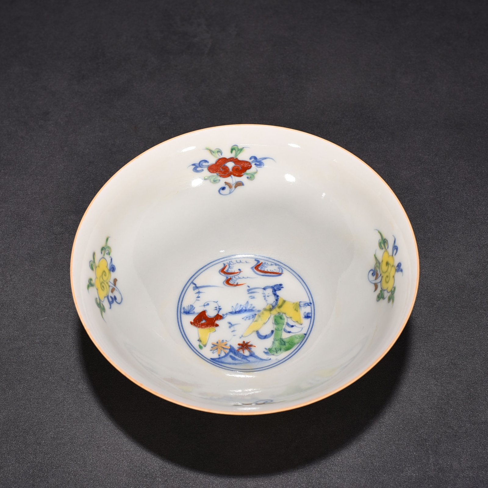 Ming Dynasty Chenghua Red Tibetan Dou Color Painted Gold Beauty Belt Bowl