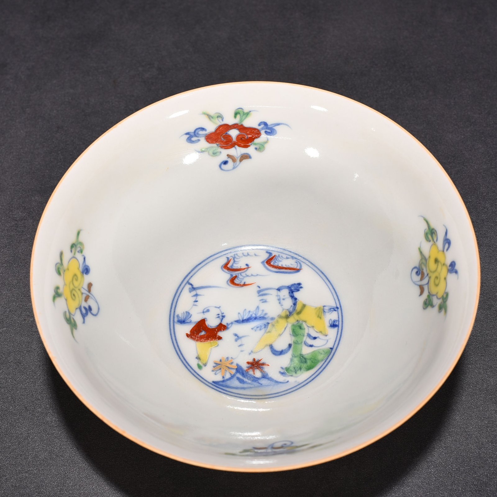 Ming Dynasty Chenghua Red Tibetan Dou Color Painted Gold Beauty Belt Bowl
