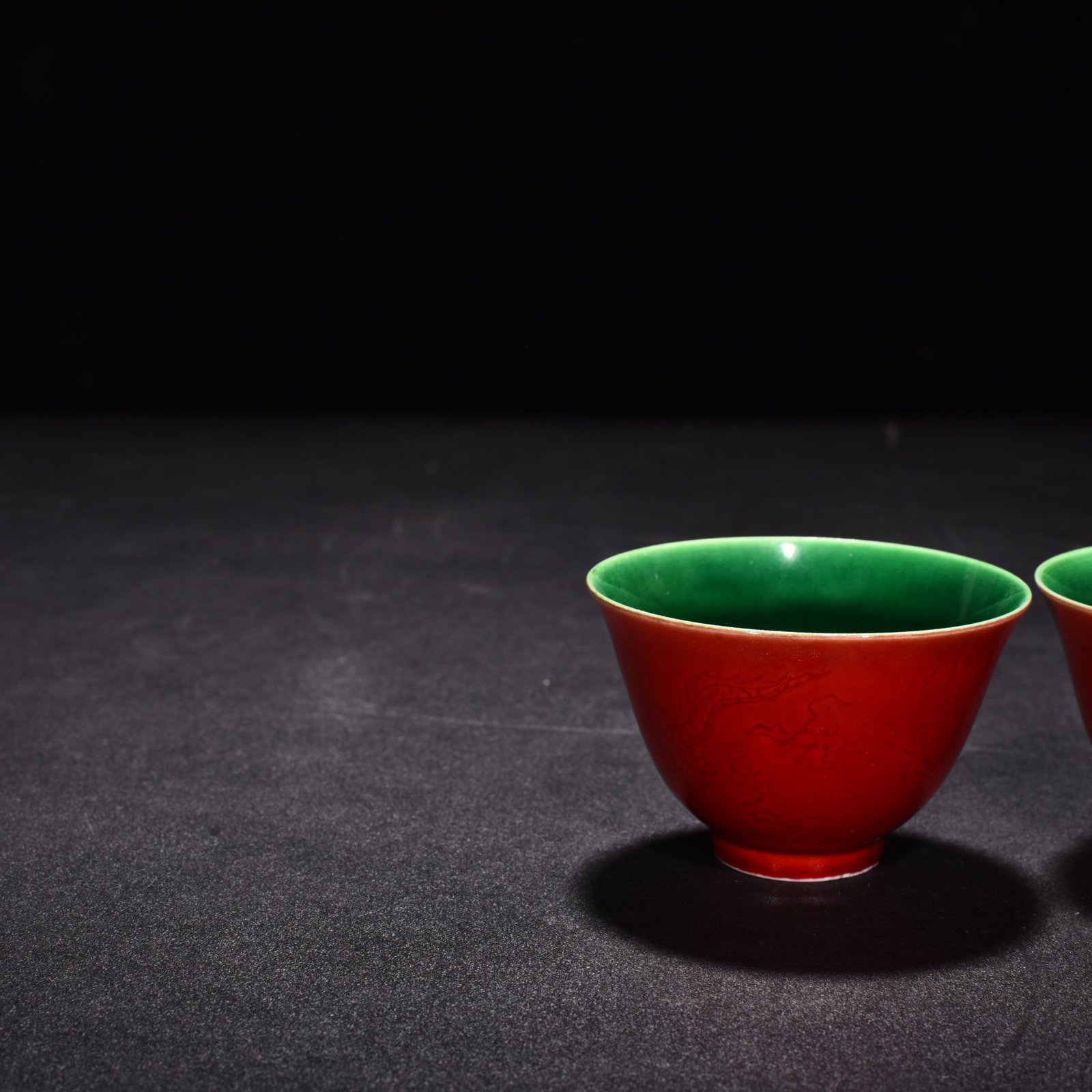 Ming Dynasty Chenghua red glaze engraved with dragon and inner green glaze cup