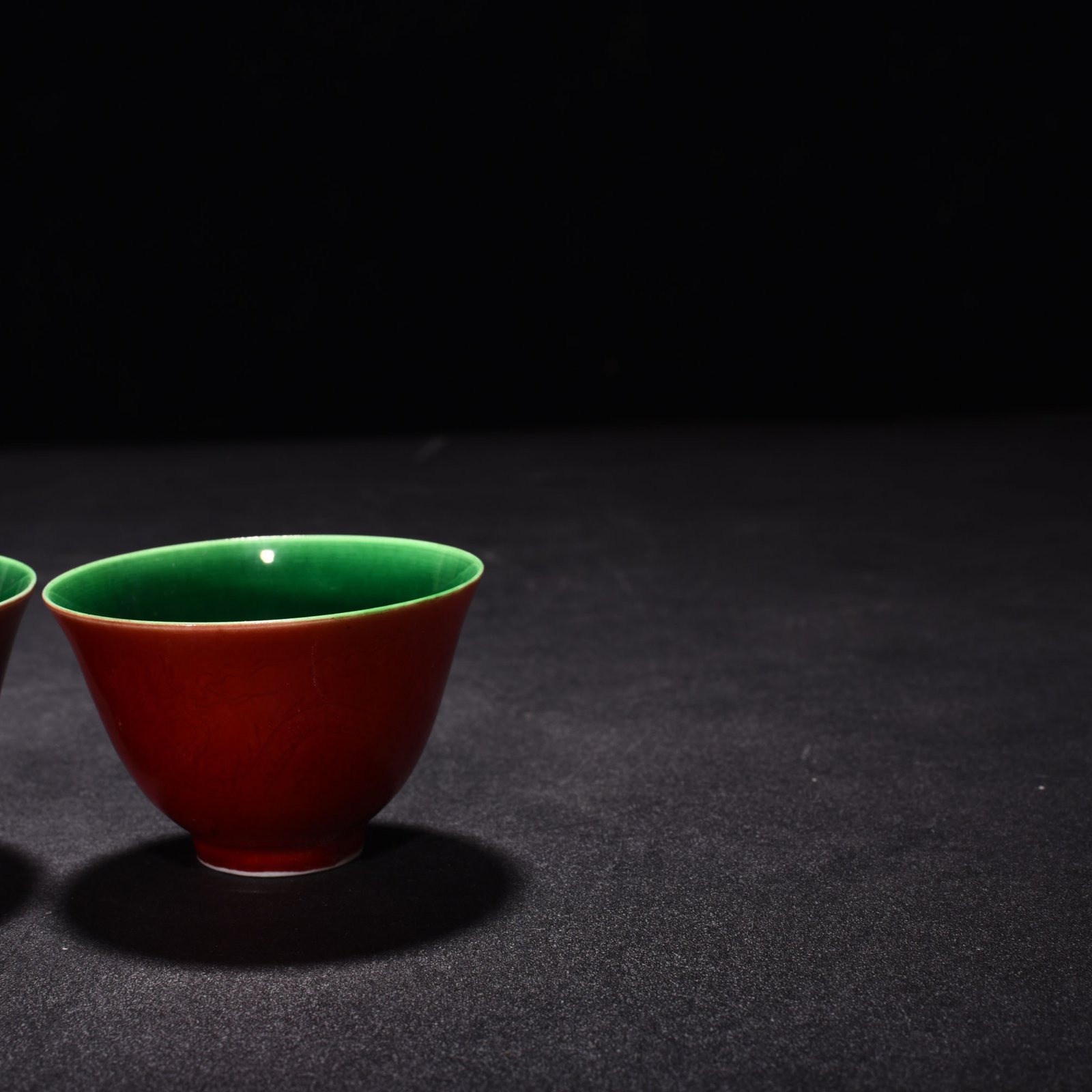 Ming Dynasty Chenghua red glaze engraved with dragon and inner green glaze cup