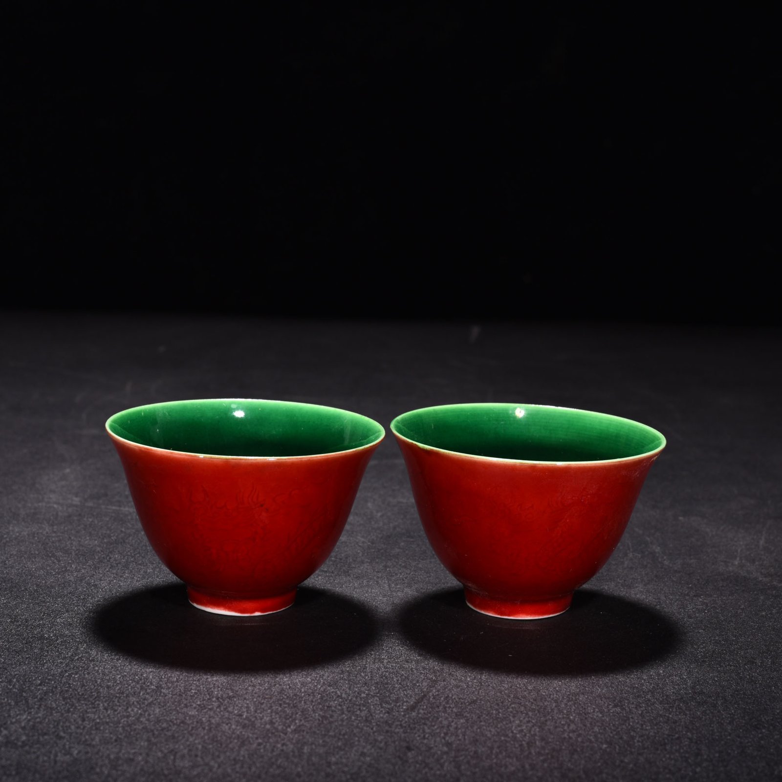 Ming Dynasty Chenghua red glaze engraved with dragon and inner green glaze cup