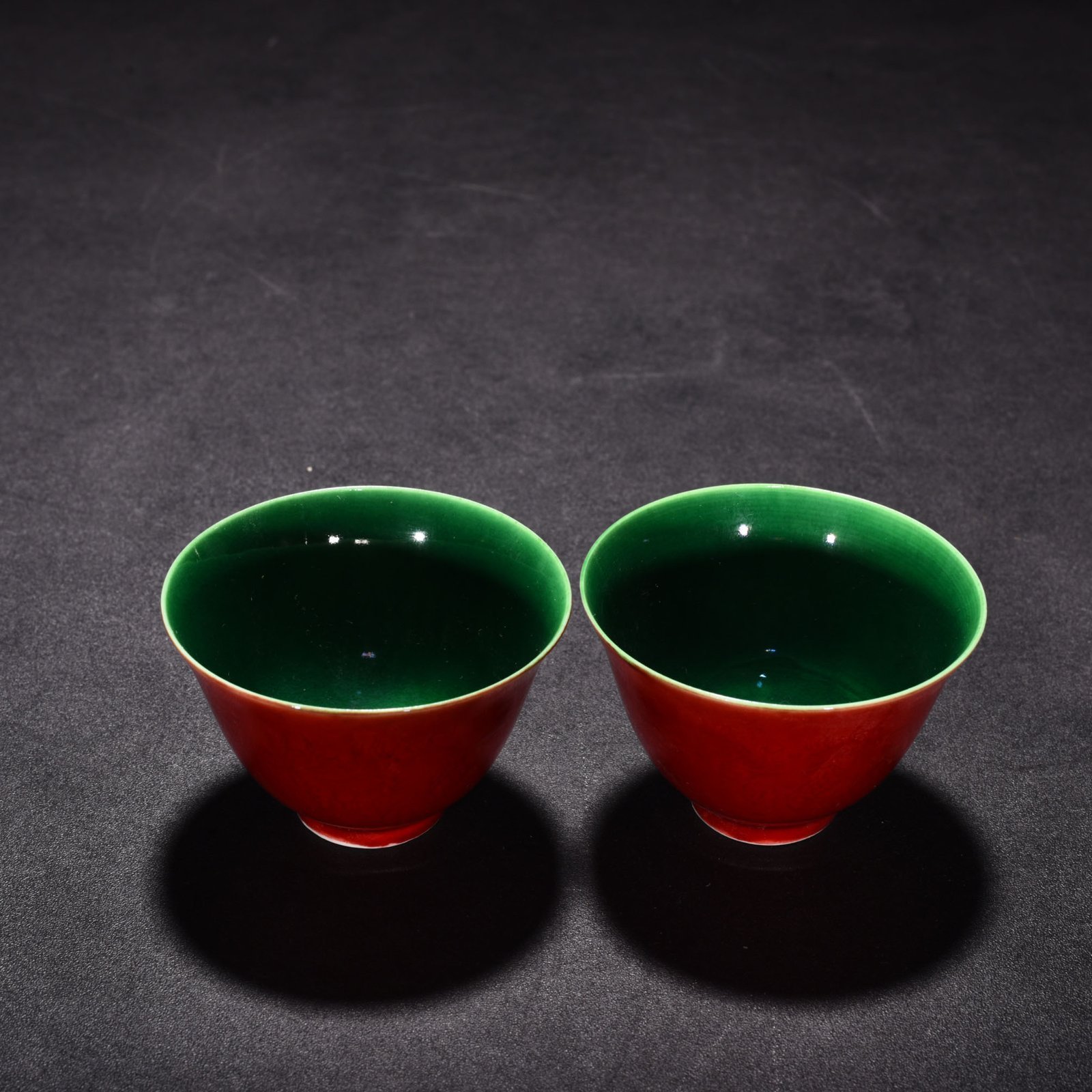 Ming Dynasty Chenghua red glaze engraved with dragon and inner green glaze cup