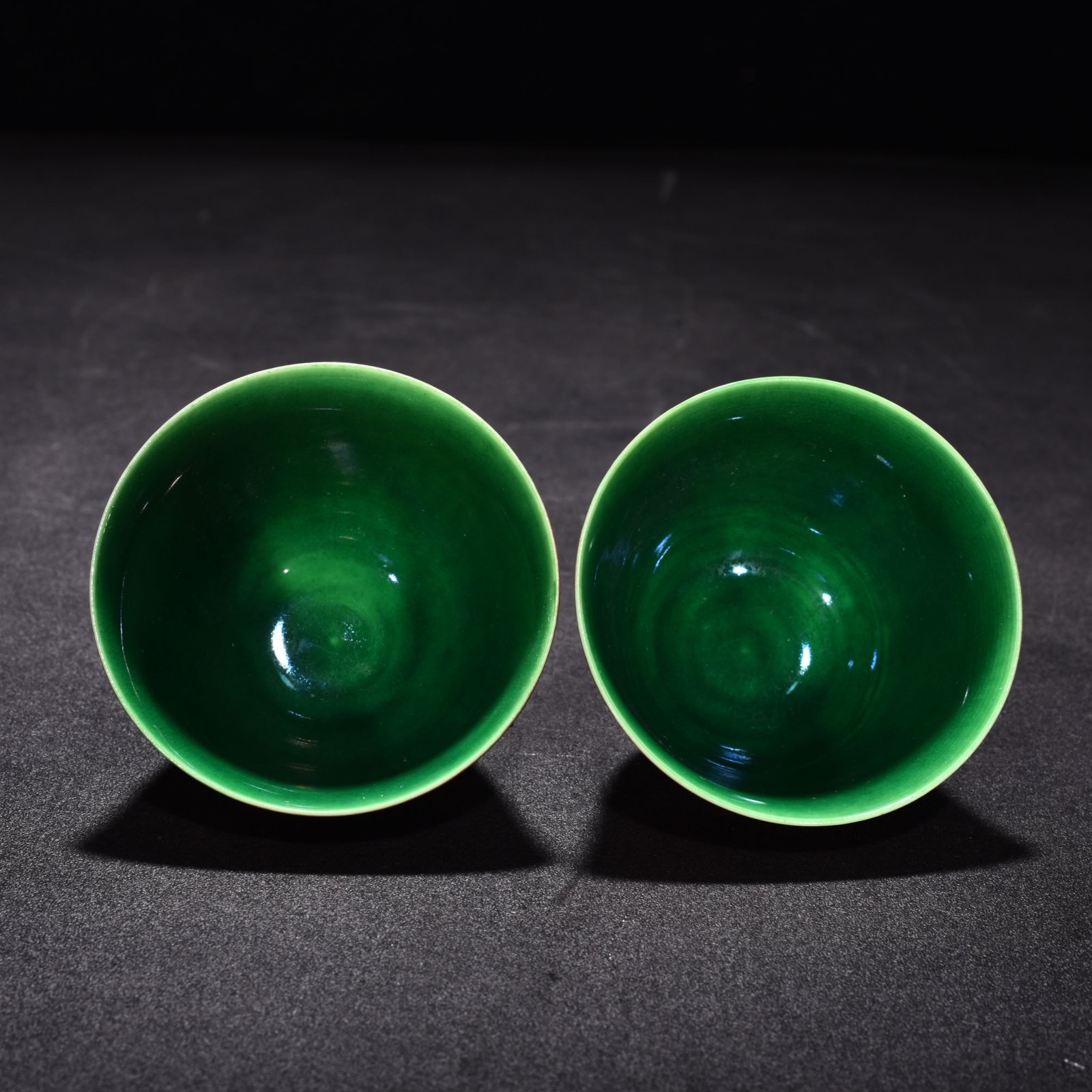 Ming Dynasty Chenghua red glaze engraved with dragon and inner green glaze cup