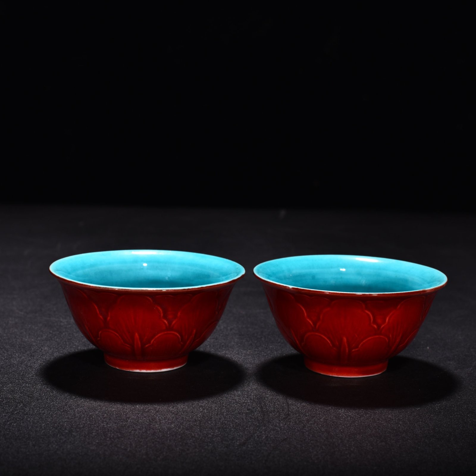 Ming Dynasty Chenghua pepper red interior peacock blue banana leaf cup
