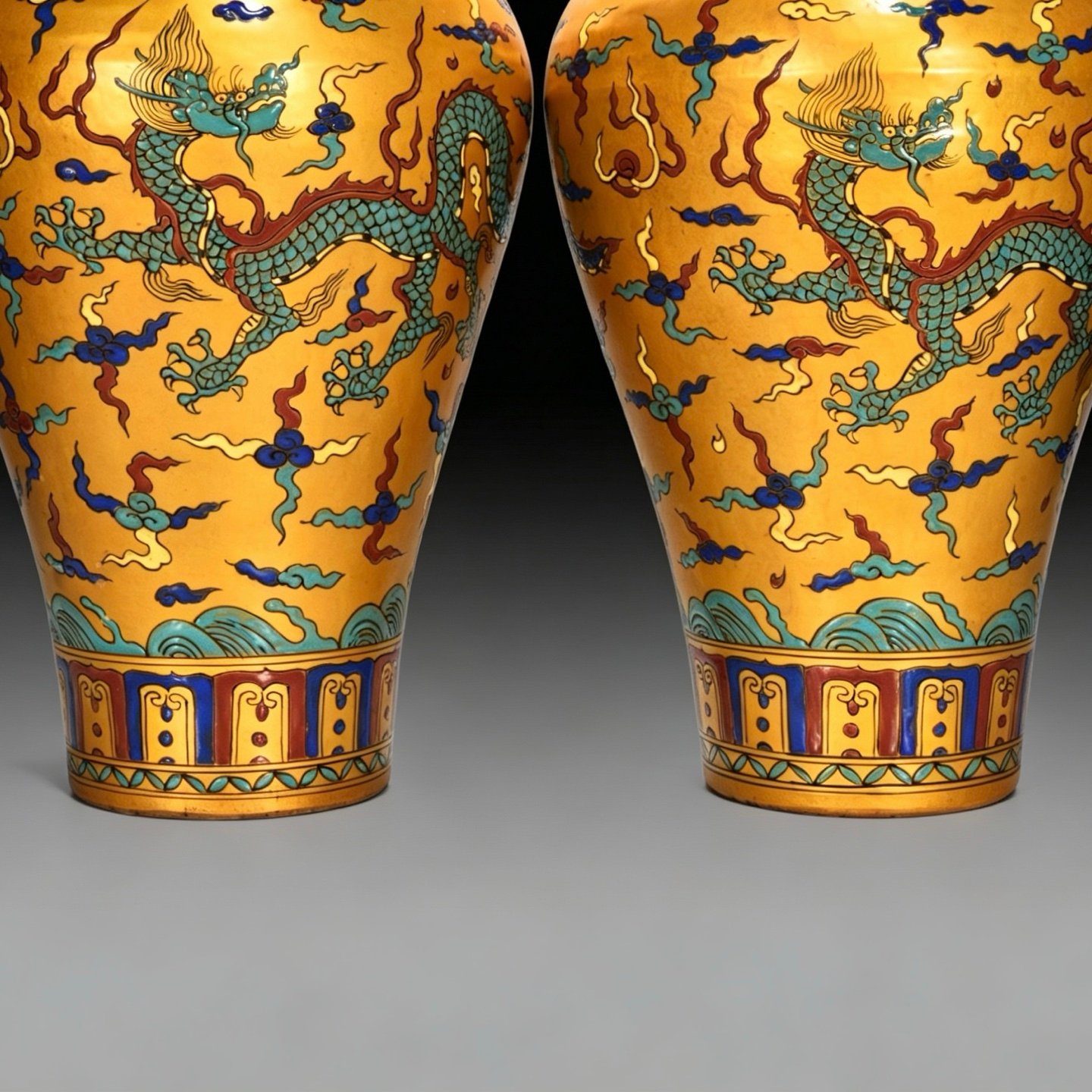 Ming Dynasty Chenghua Jindi multicolored cloud and dragon plum vase