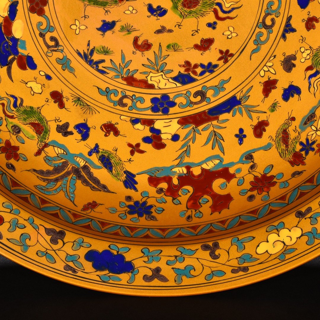 Ming Dynasty Chenghua Jindi colorful family portrait with chicken folded edge plate