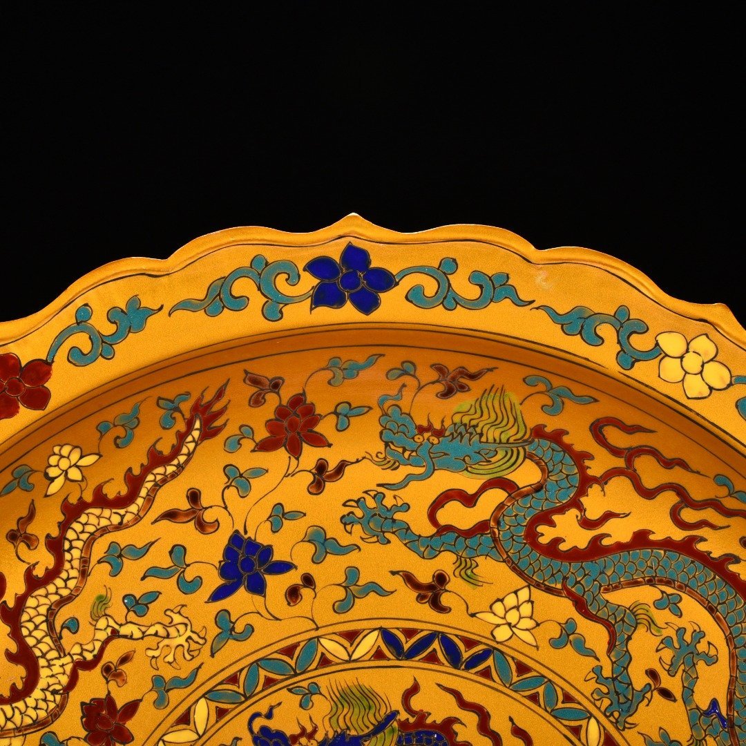 Ming Dynasty Chenghua gold-plated colorful purple dragon rhombus edge folding plate