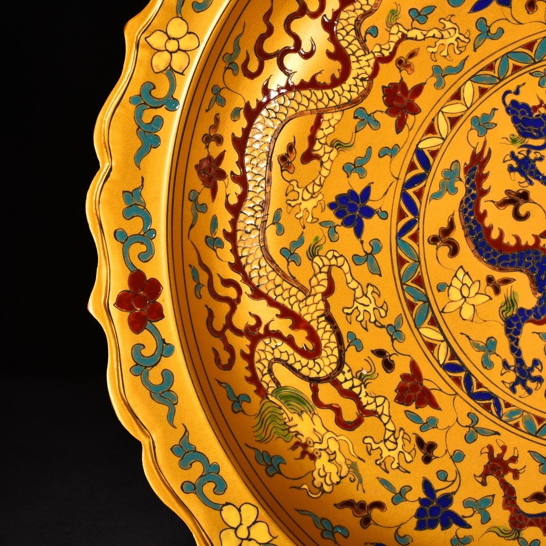 Ming Dynasty Chenghua gold-plated colorful purple dragon rhombus edge folding plate