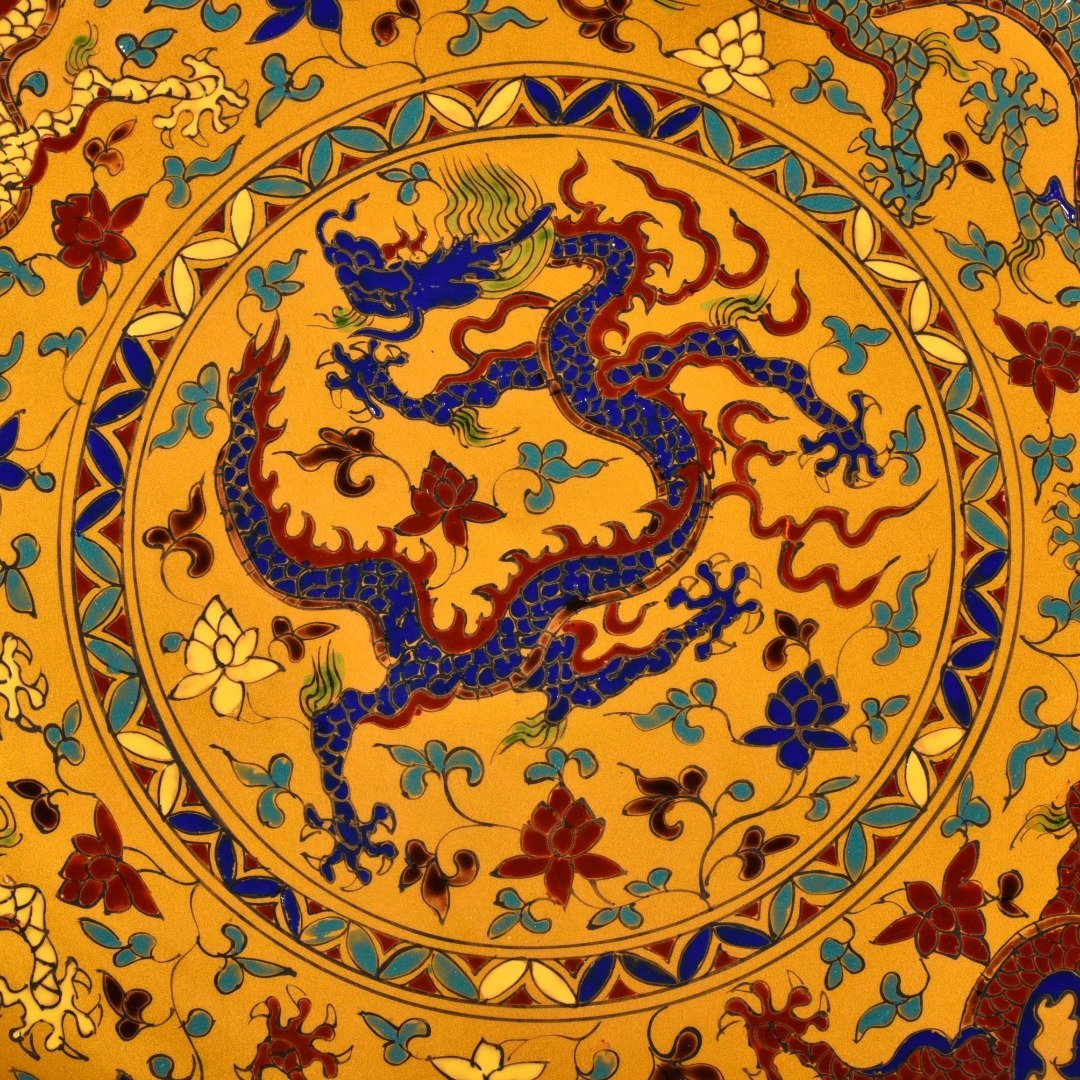 Ming Dynasty Chenghua gold-plated colorful purple dragon rhombus edge folding plate