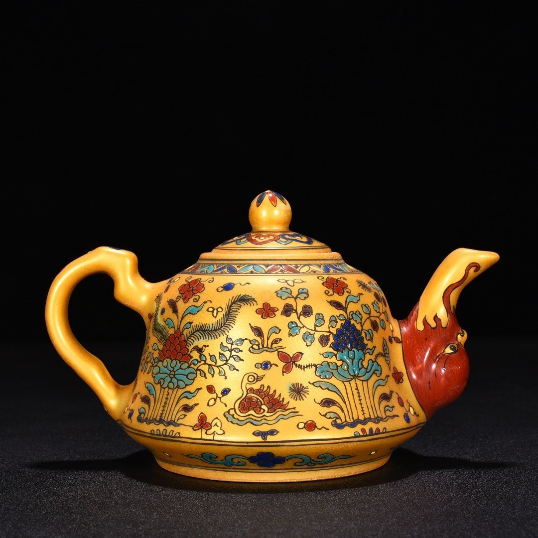 Ming Dynasty Chenghua Jindi colorful lotus pond and mandarin duck set pot