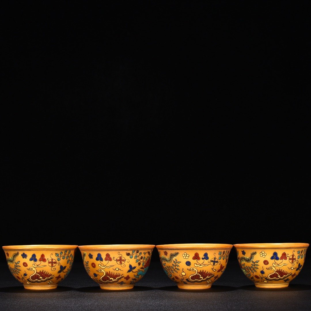 Ming Dynasty Chenghua Jindi colorful lotus pond and mandarin duck set pot