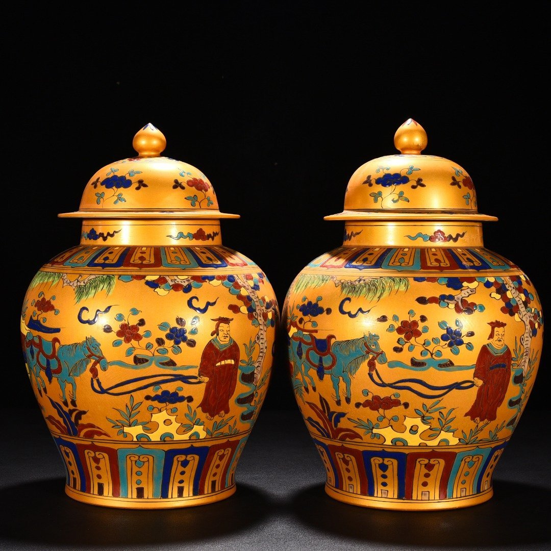 Ming Dynasty Chenghua Golden Land Colorful Covered Jar