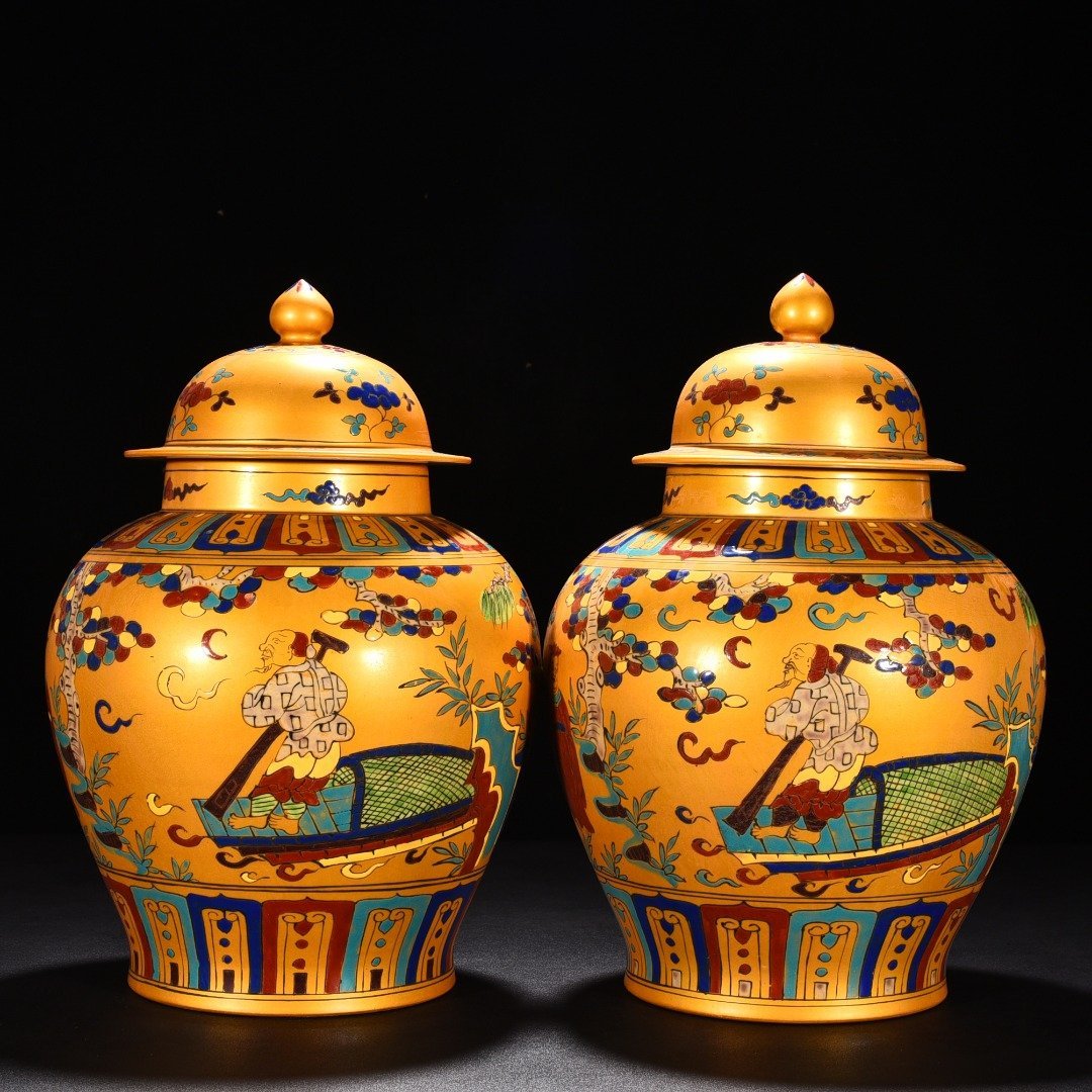Ming Dynasty Chenghua Golden Land Colorful Covered Jar