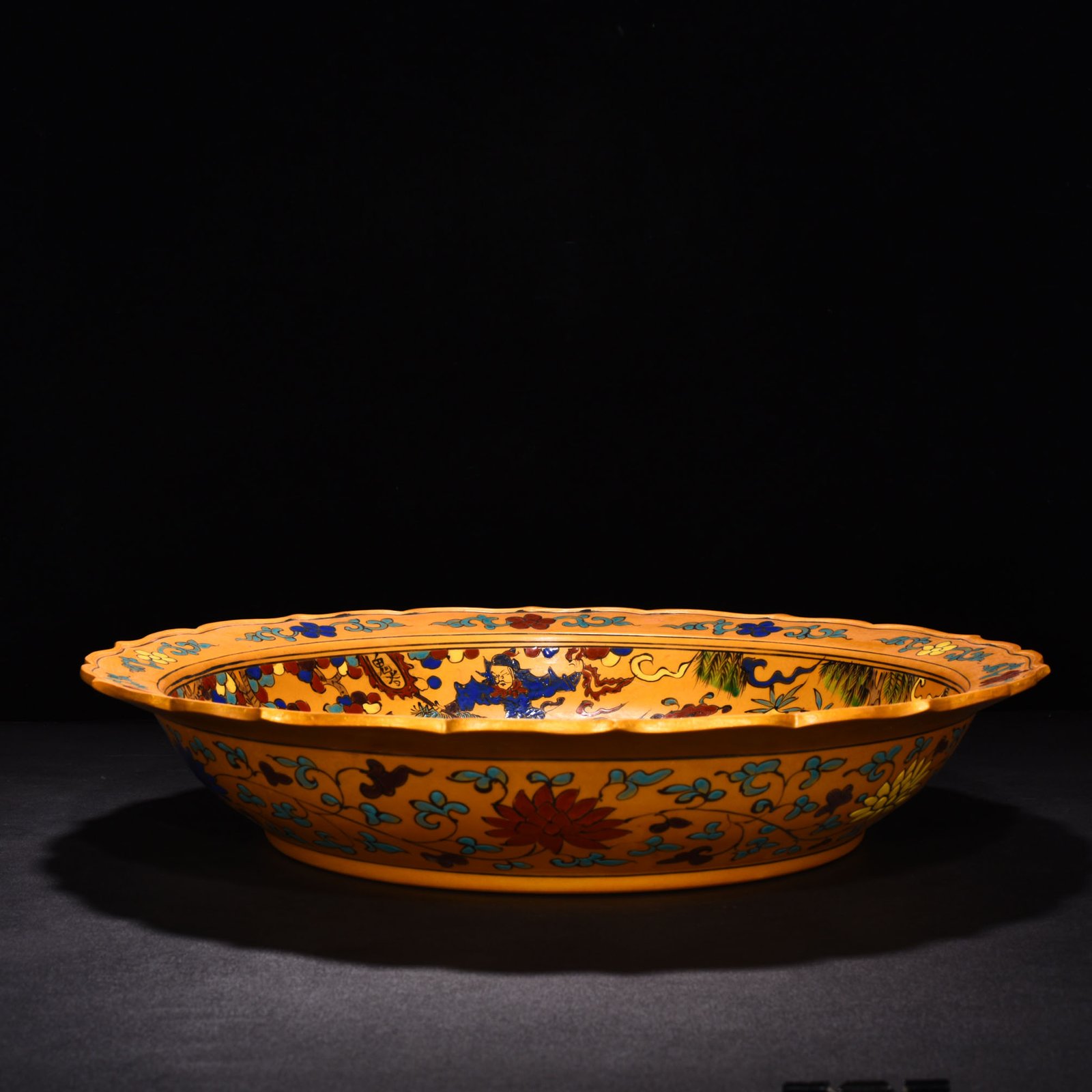 Ming Dynasty Chenghua Jindi colorful rhombus fold edge plate