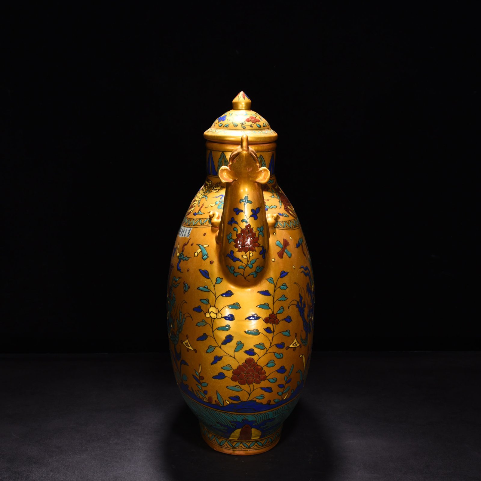 Ming Dynasty Chenghua Jindi multicolored fish dragon and phoenix head pot