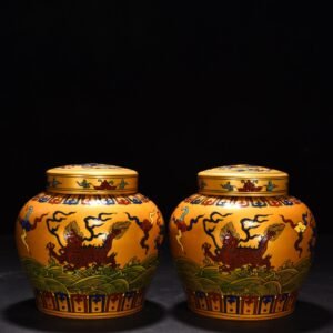 Ming Dynasty Chenghua Jindi colorful unicorn animal lid jar