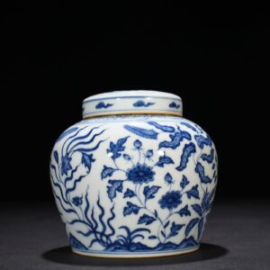 Ming Dynasty Chenghua blue and white nine-autumn Tianzi jar