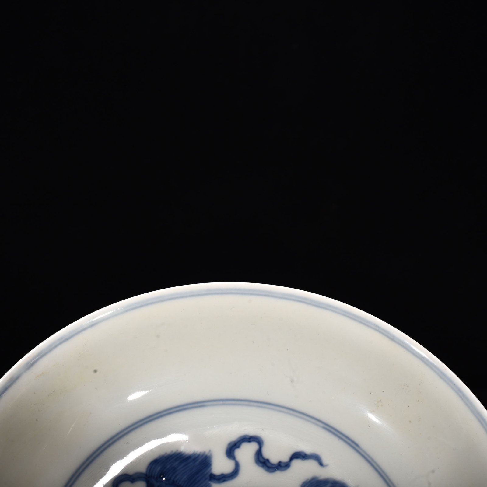 Ming Dynasty Chenghua blue and white double lion hydrangea dish