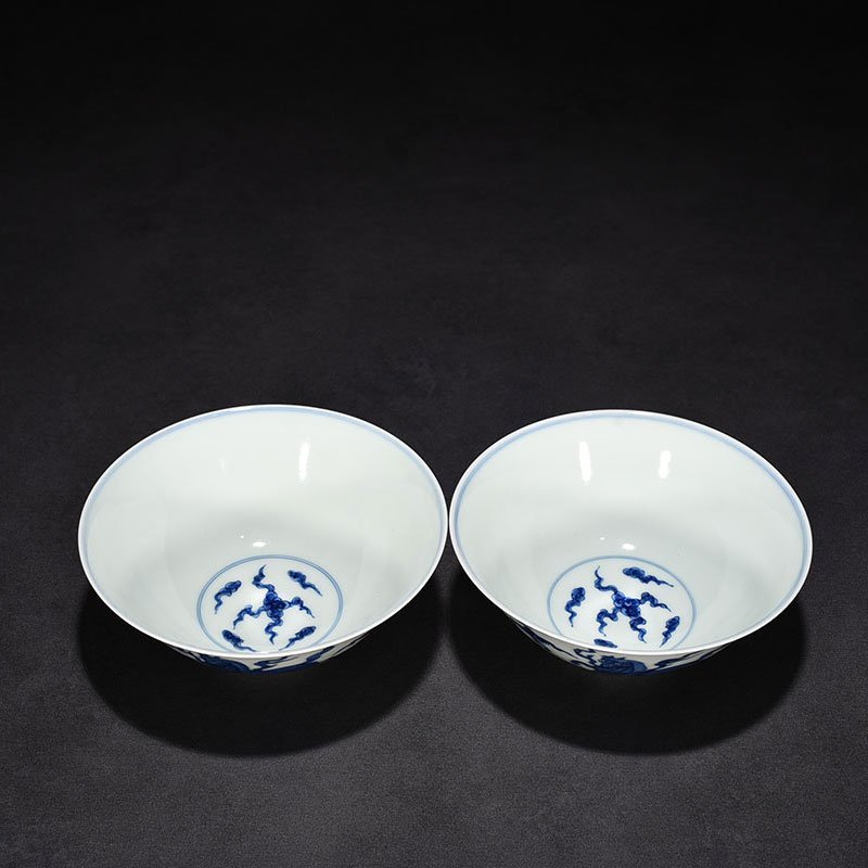 Ming Dynasty Chenghua blue and white Pegasus palace bowl