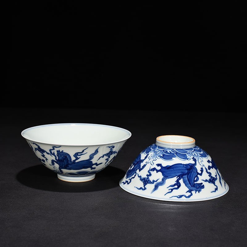Ming Dynasty Chenghua blue and white Pegasus palace bowl