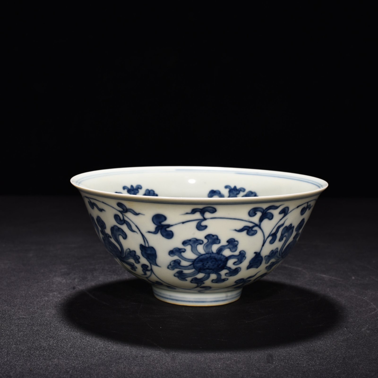 Ming Dynasty Chenghua blue and white Baoxiang palace-style bowl