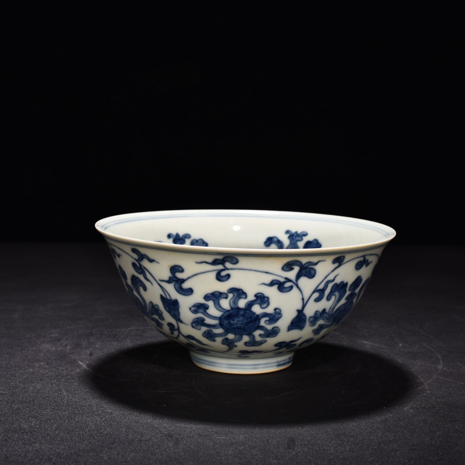 Ming Dynasty Chenghua blue and white Baoxiang palace-style bowl