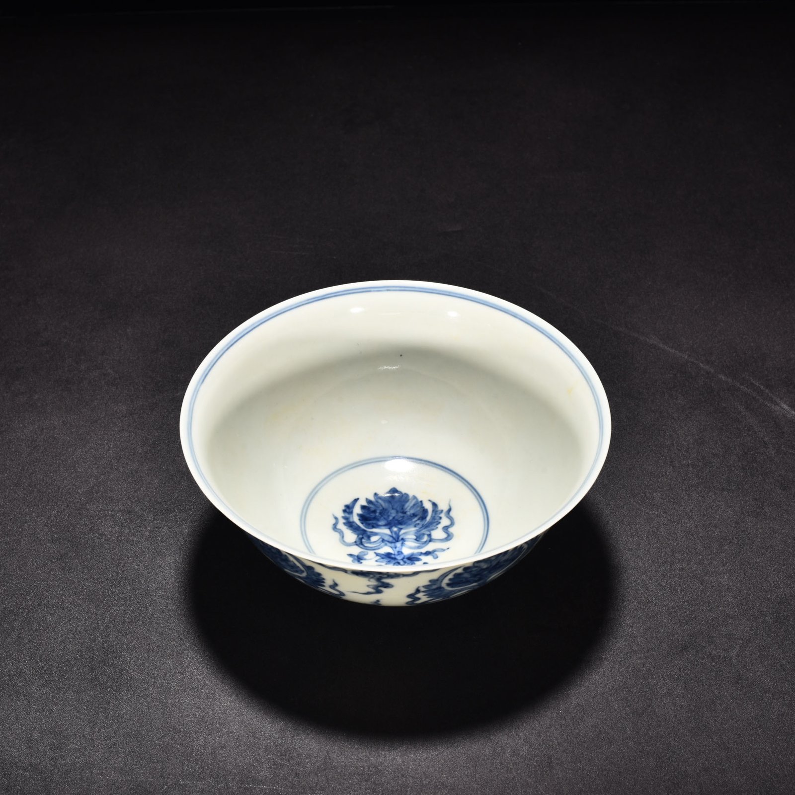 Ming Dynasty Chenghua blue and white elephant and flower palace bowl
