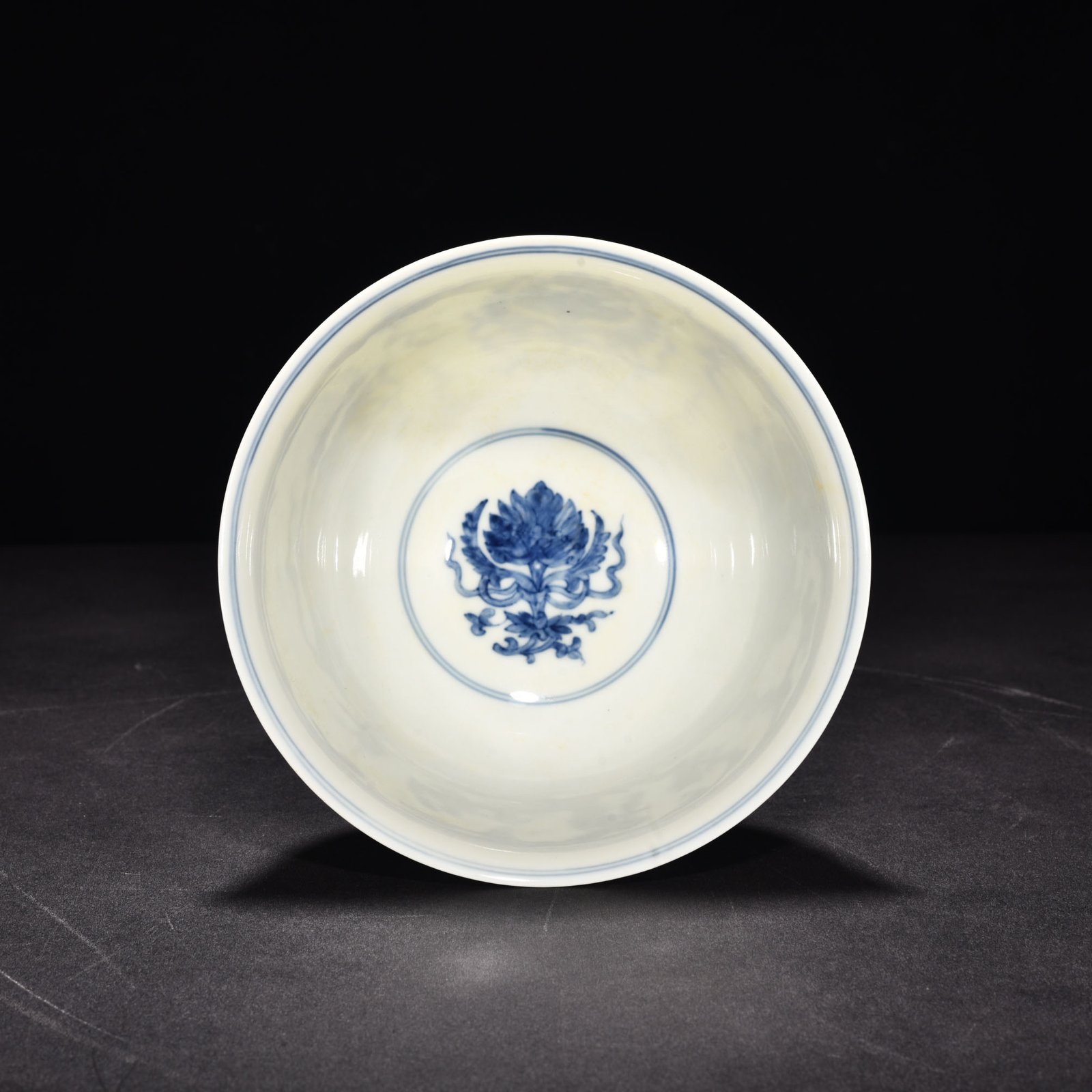 Ming Dynasty Chenghua blue and white elephant and flower palace bowl