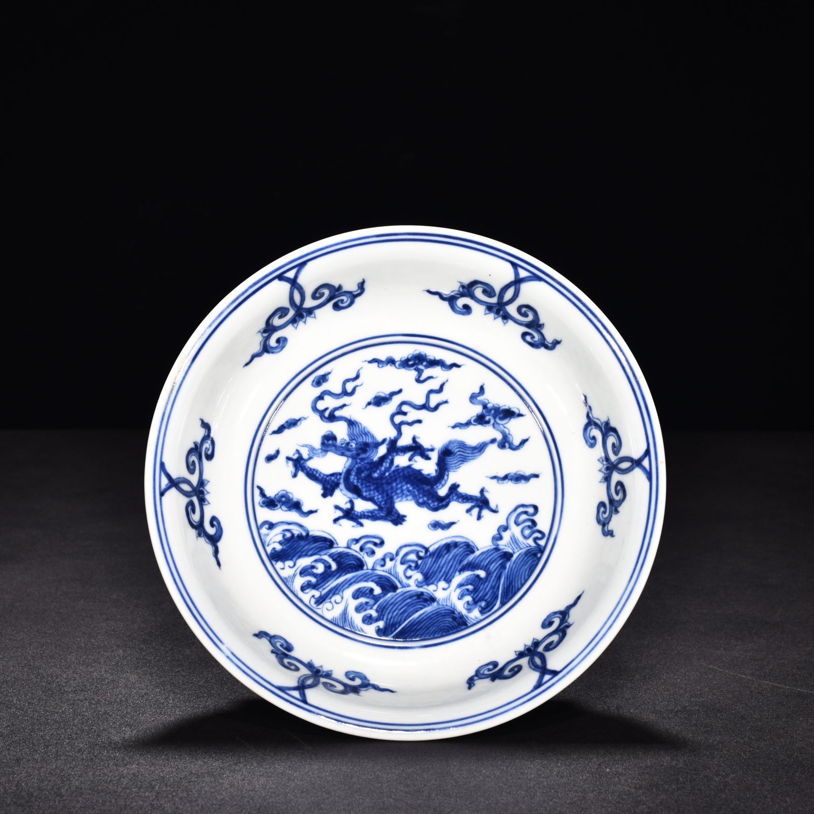Ming Dynasty Chenghua blue and white sea animal plate
