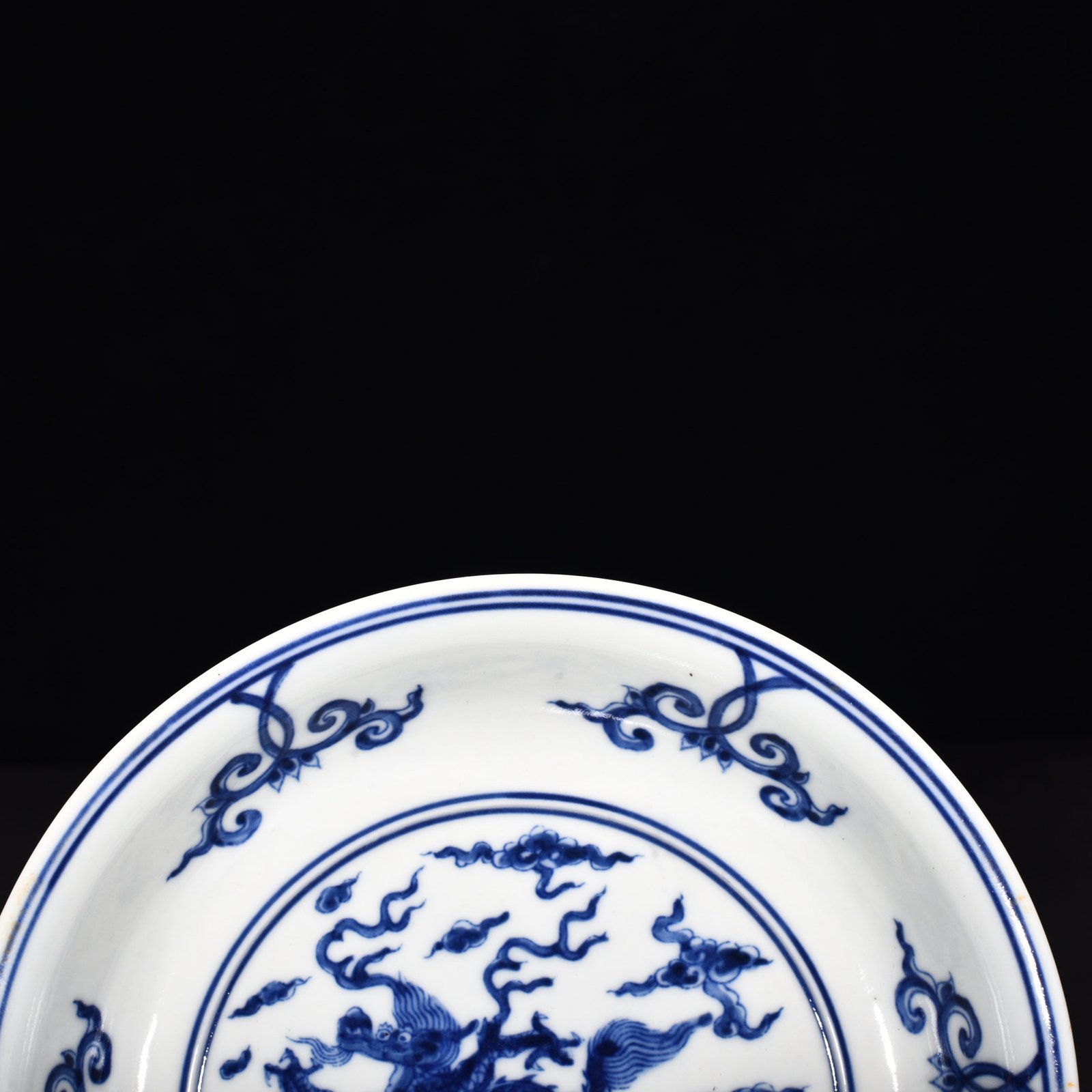 Ming Dynasty Chenghua blue and white sea animal plate
