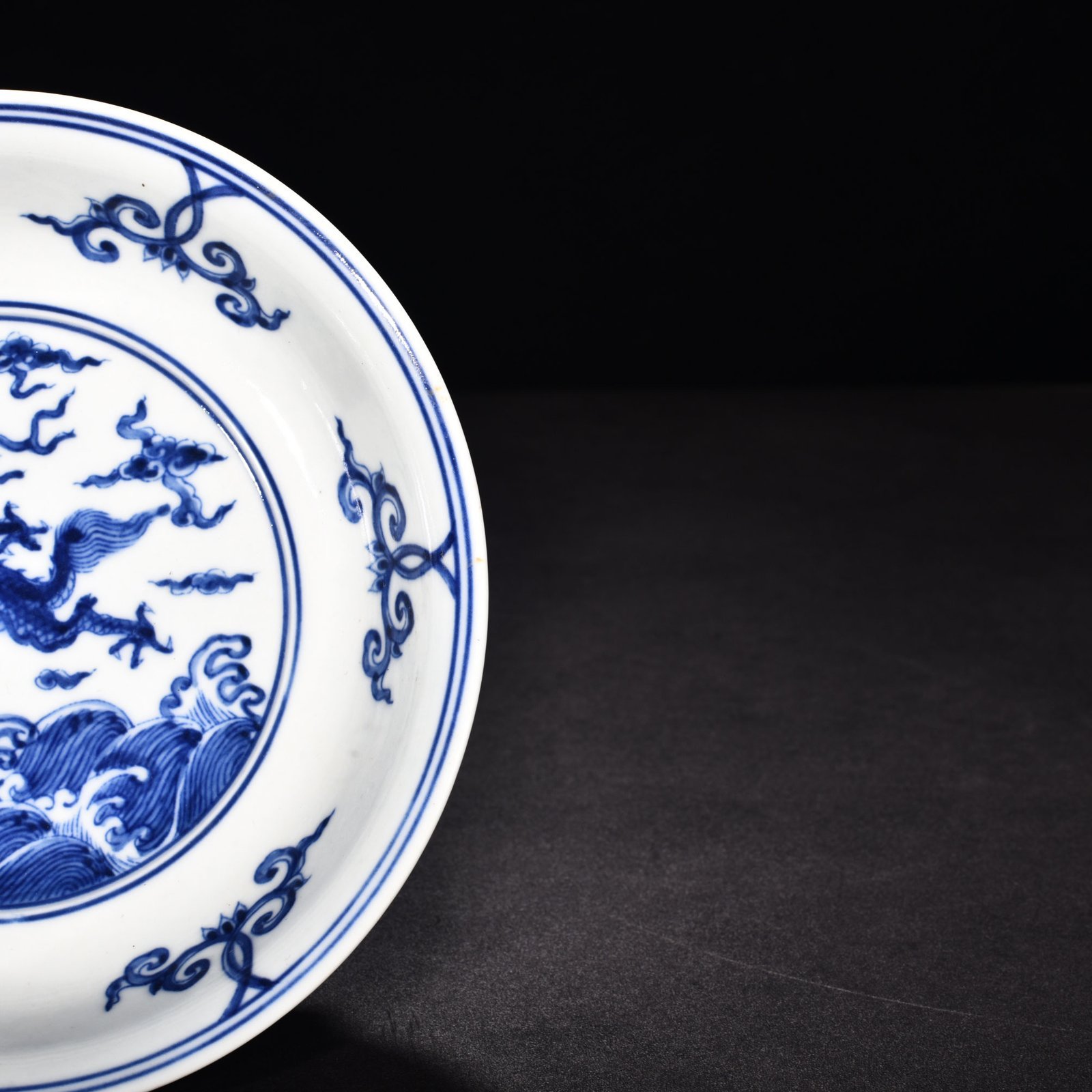 Ming Dynasty Chenghua blue and white sea animal plate