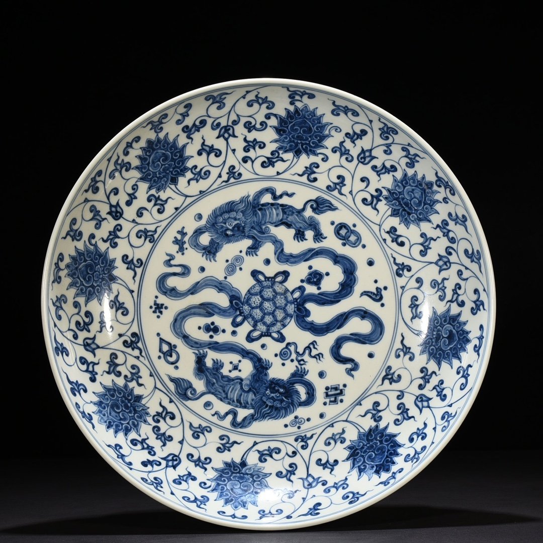 Ming Dynasty Chenghua blue and white lion rolling hydrangea dish